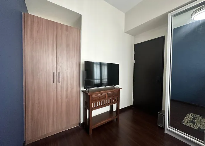 Single Bedroom With Private Toilet And Bath Homestay *