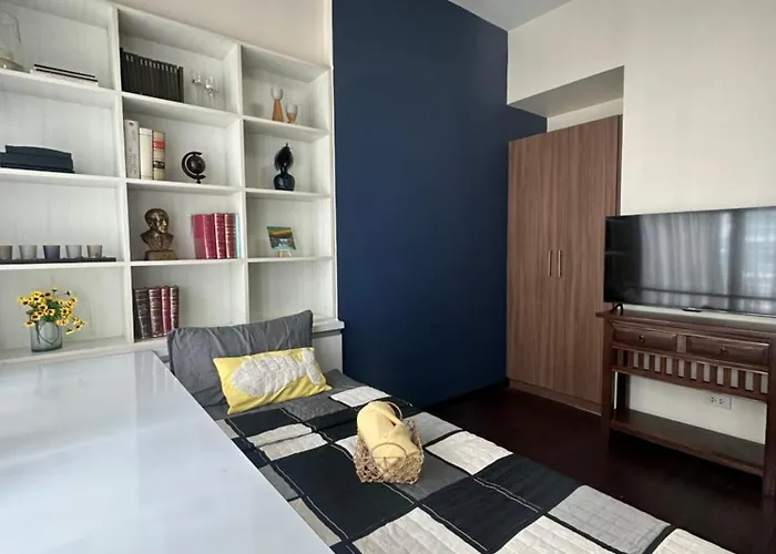 Homestay Single Bedroom With Private Toilet And Bath Manila