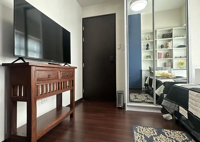 Single Bedroom With Private Toilet And Bath Homestay *