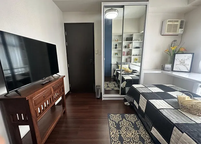 Single Bedroom With Private Toilet And Bath Homestay Manila